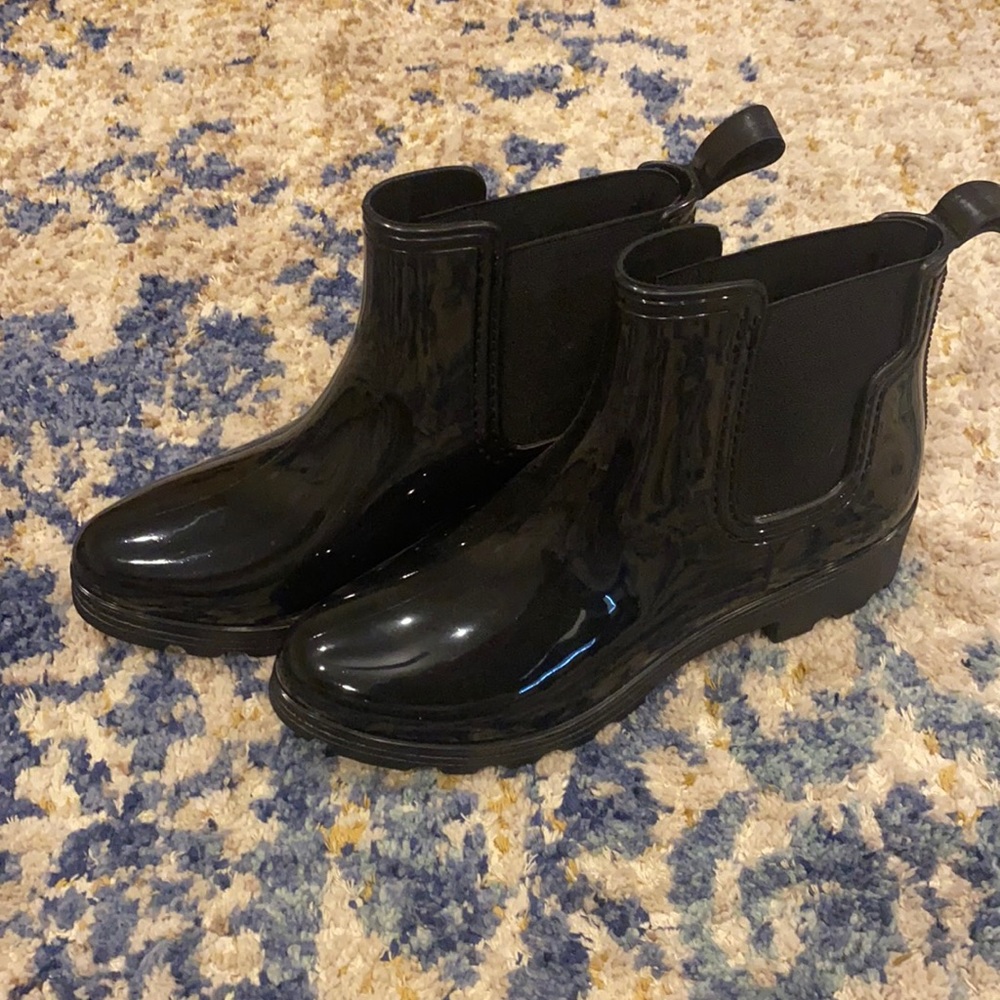 Black boots
